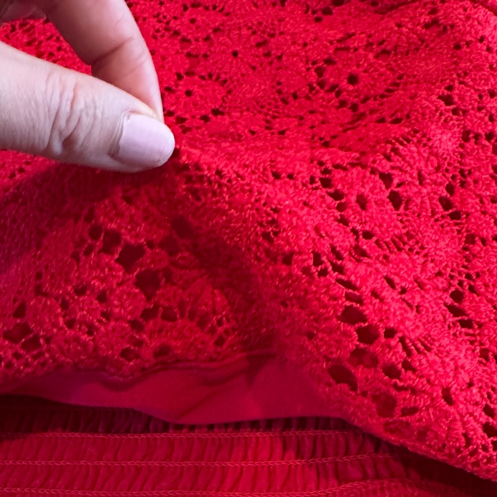*last chance* No Boundaries | Women. Red Lace Cropped Tank Top - Picture 3 of 13